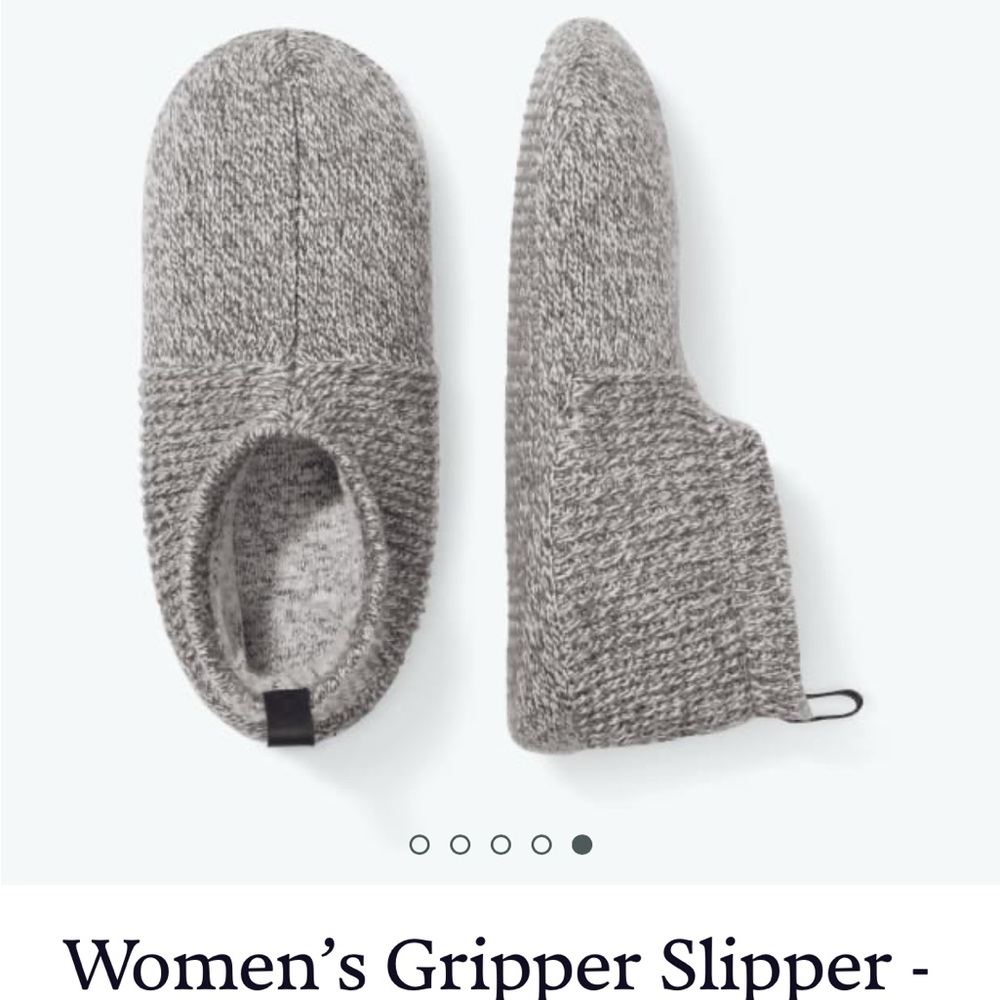 NWOT, brand new & never worn, tags removed. Bombas slipper socks.